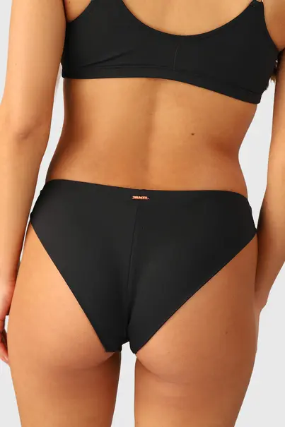 BRUNOTTI NELL BIKINI BOTTOM
