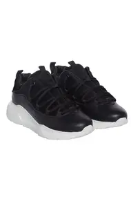 GOLDBERGH GETTY SNEAKERS