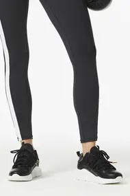 GOLDBERGH GETTY SNEAKERS