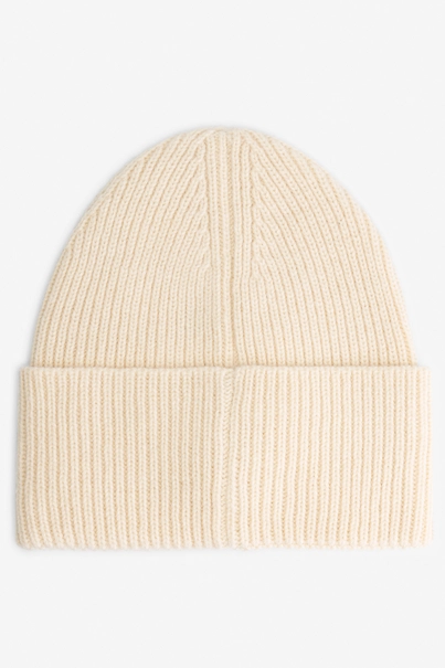 NIKKIE ROUND PATCH BEANIE