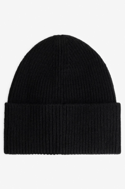 NIKKIE ROUND PATCH BEANIE