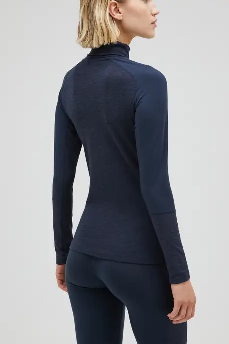 PEAK PERFORMANCE W MAGIC ROLLNECK