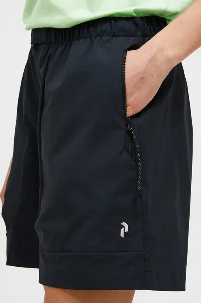 PEAK PERFORMANCE W OUTDOOR CARGO SHORTS