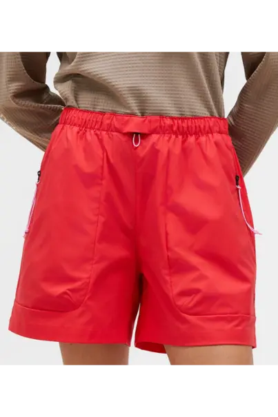 PEAK PERFORMANCE W OUTDOOR CARGO SHORTS