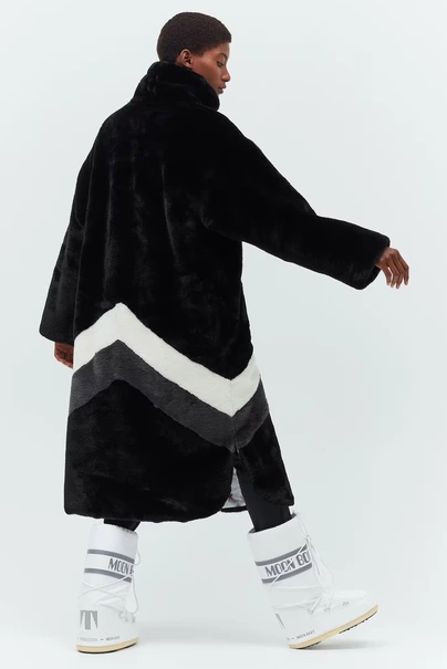 PERFECT MOMENT ASTRID LONG FAUX-FUR JKT
