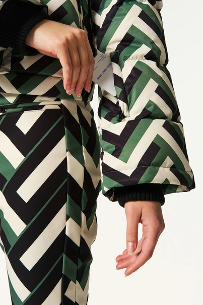 PERFECT MOMENT POLAR FLARE SKI JACKET III