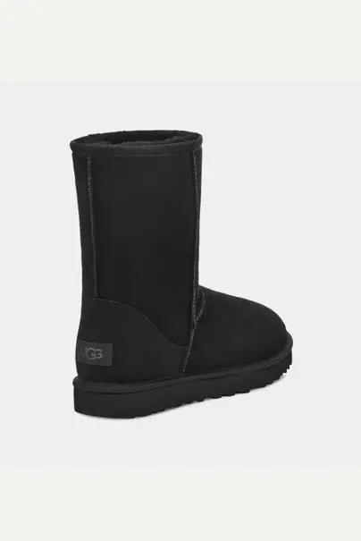 UGG W CLASSIC SHORT II
