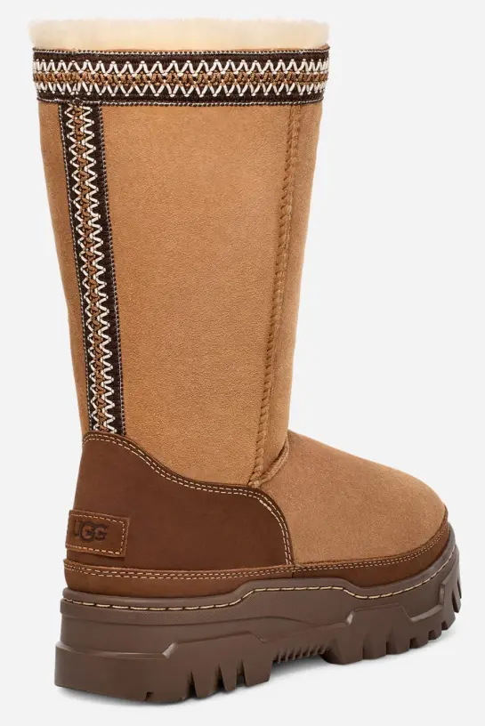 UGG W CLASSIC TALL TRAILGAZER